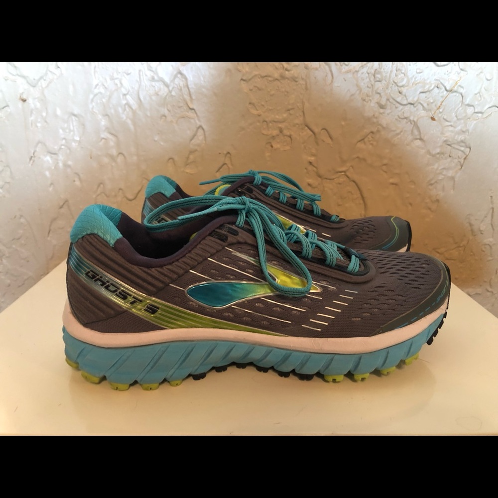Brooks Ghost 9 shoes
